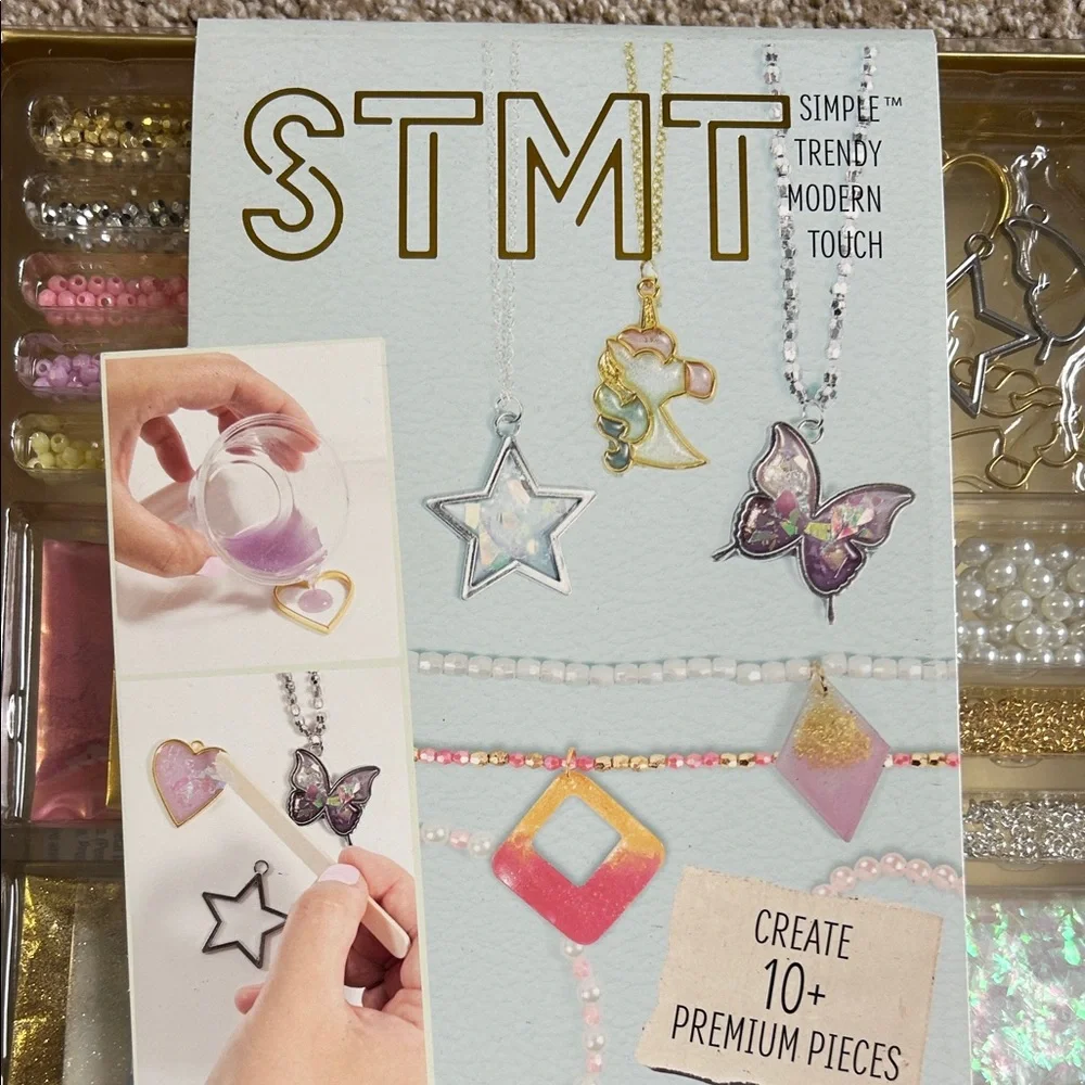 NWT DIY Resin Jewelry Studio Kit
